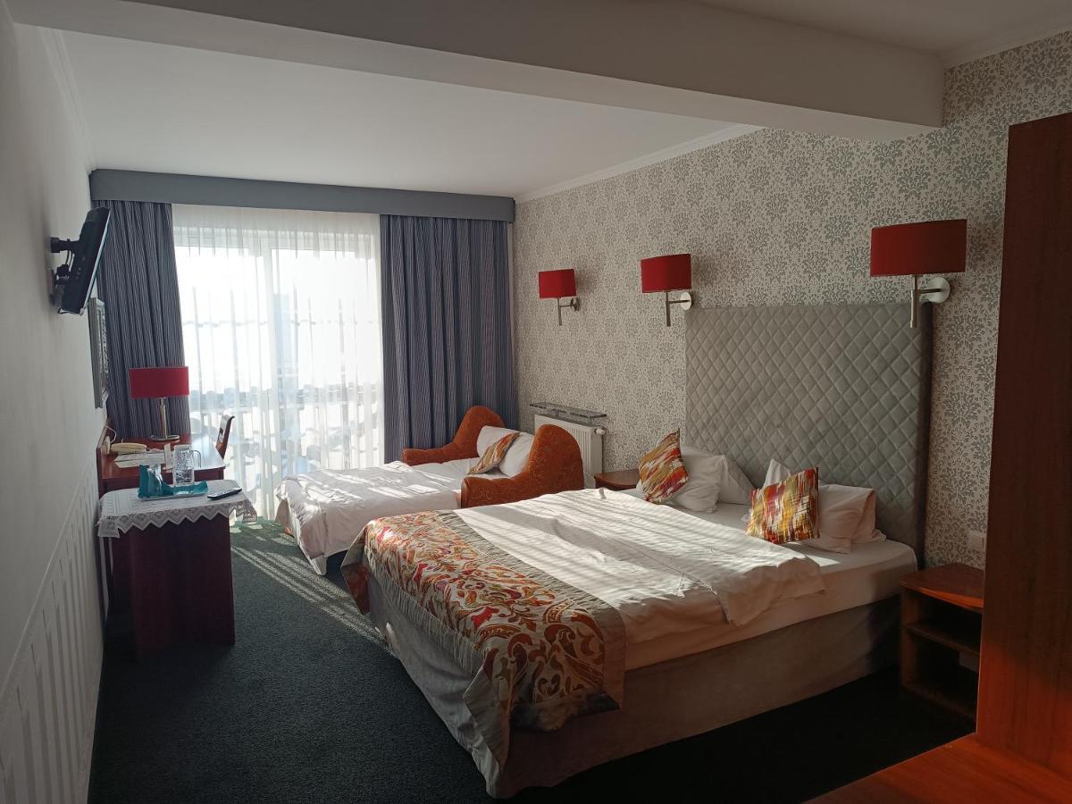 Amigo Hotel Sulejówek Exteriör bild